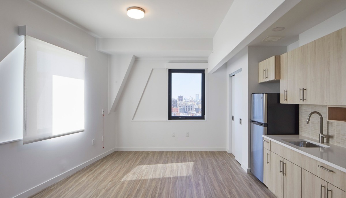 Los apartamentos están diseñados para ser accesibles y adaptables, con un enfoque especial en la comodidad y seguridad de los mayores.