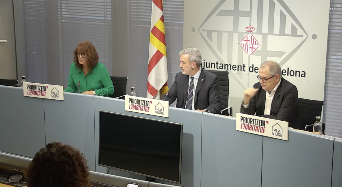 Barcelona eliminará los pisos turísticos de la ciudad en cinco años para ‘recuperar’ 10.000 viviendas