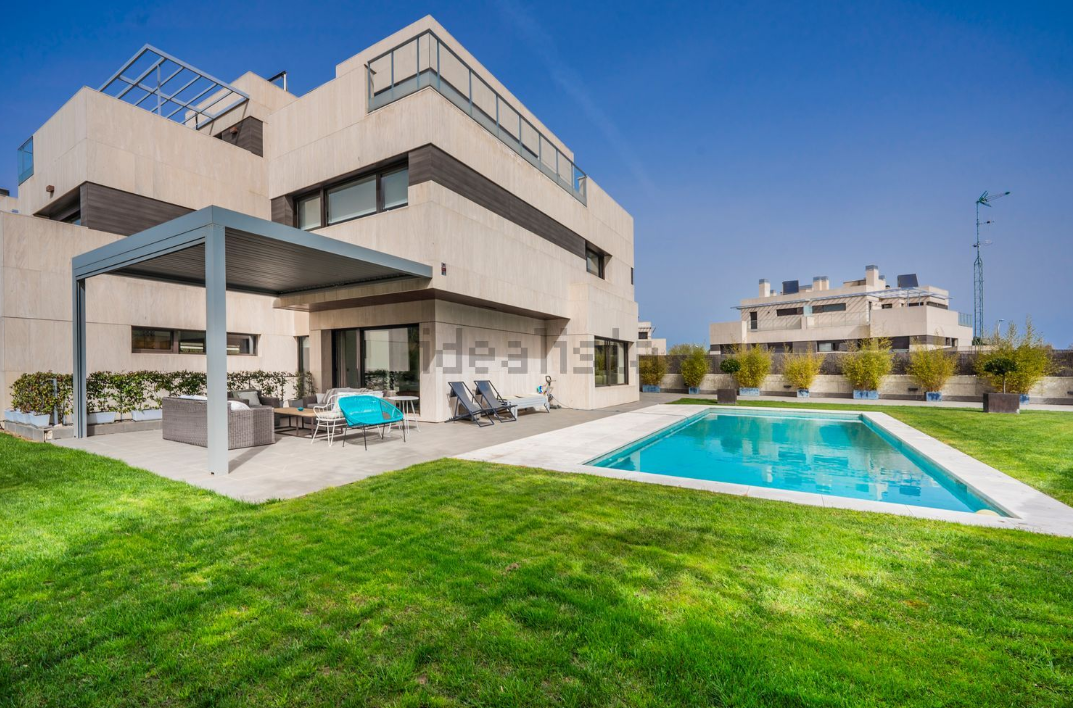 Chalet independiente en venta en camino de la Zarzuela