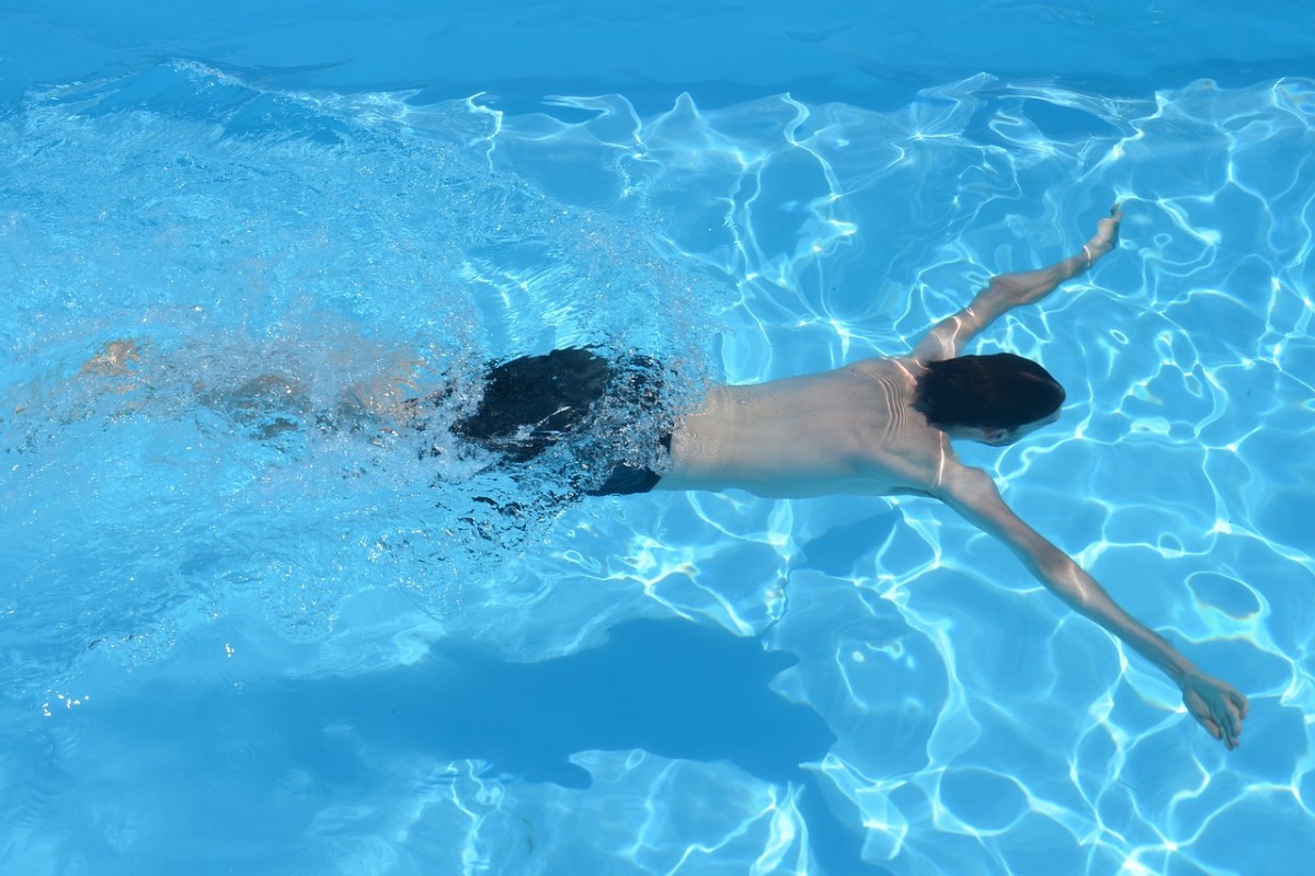 ¿Se puede prohibir usar la piscina de una comunidad de propietarios a los turistas?