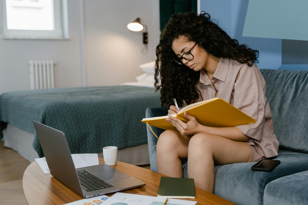 Room lease contract