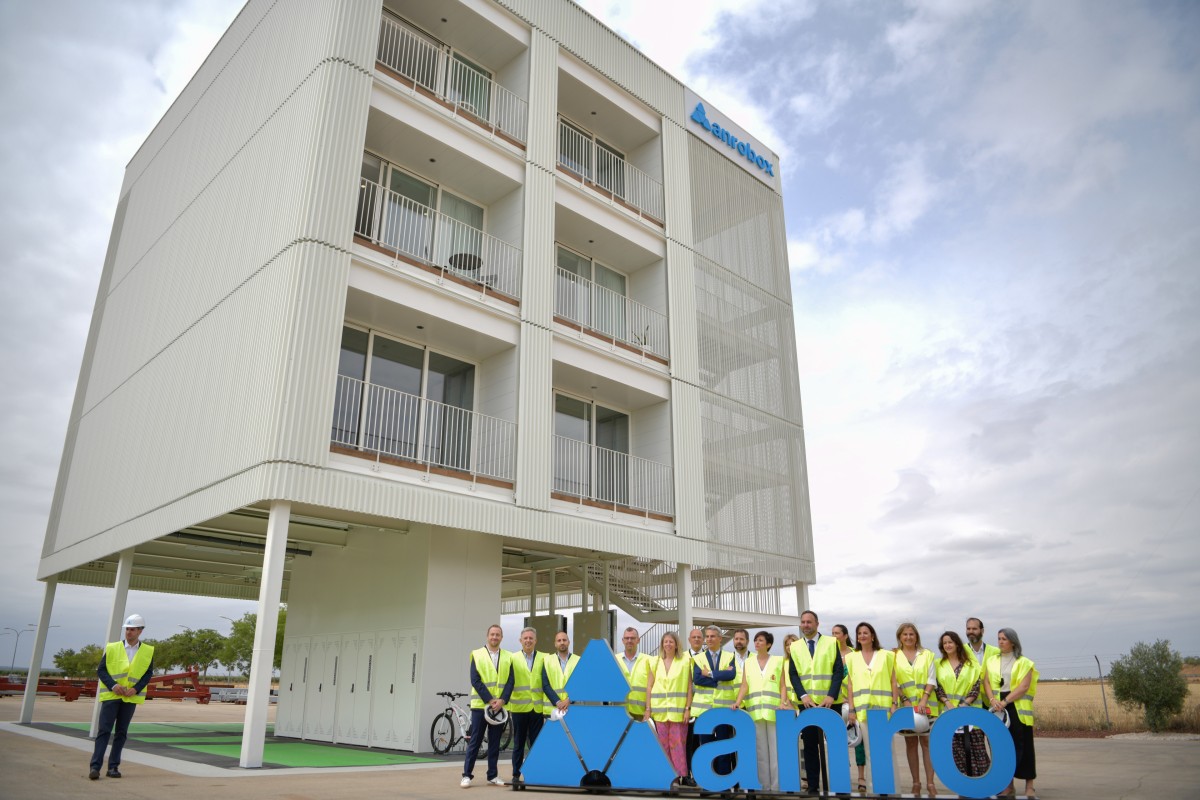 La ministra Isabel Rodríguez visita la empresa Anro en Tomelloso (Ciudad Real).