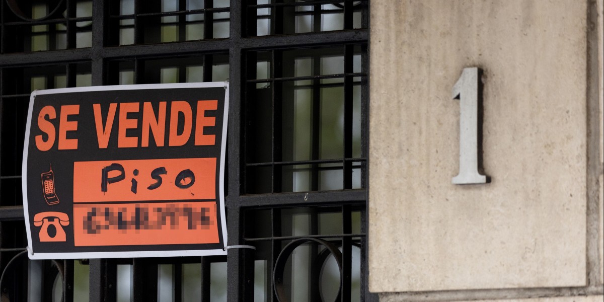 Vista de un cartel de 'Se vende'.