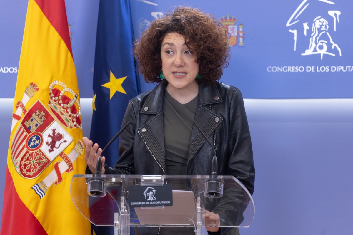 La portavoz de Sumar en el Congreso, Aina Vidal, durante una rueda de prensa anterior a la Junta de Portavoces, en el Congreso de los Diputados, a 21 de mayo de 2024, en Madrid (España).