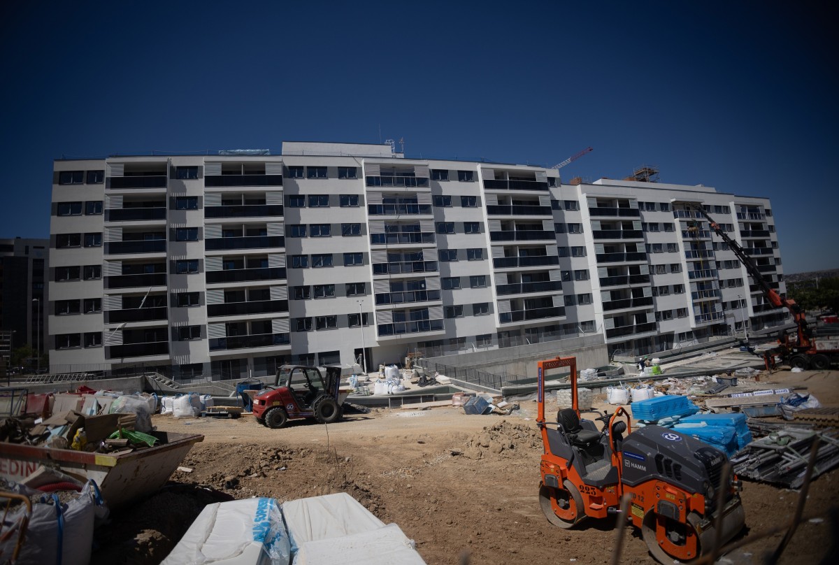 El edificio de viviendas del Plan Vive en construcción.
