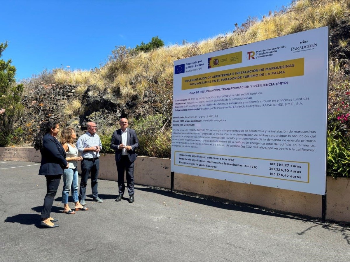 La presidenta de Paradores, Raquel Sánchez, en una visita a La Palma.