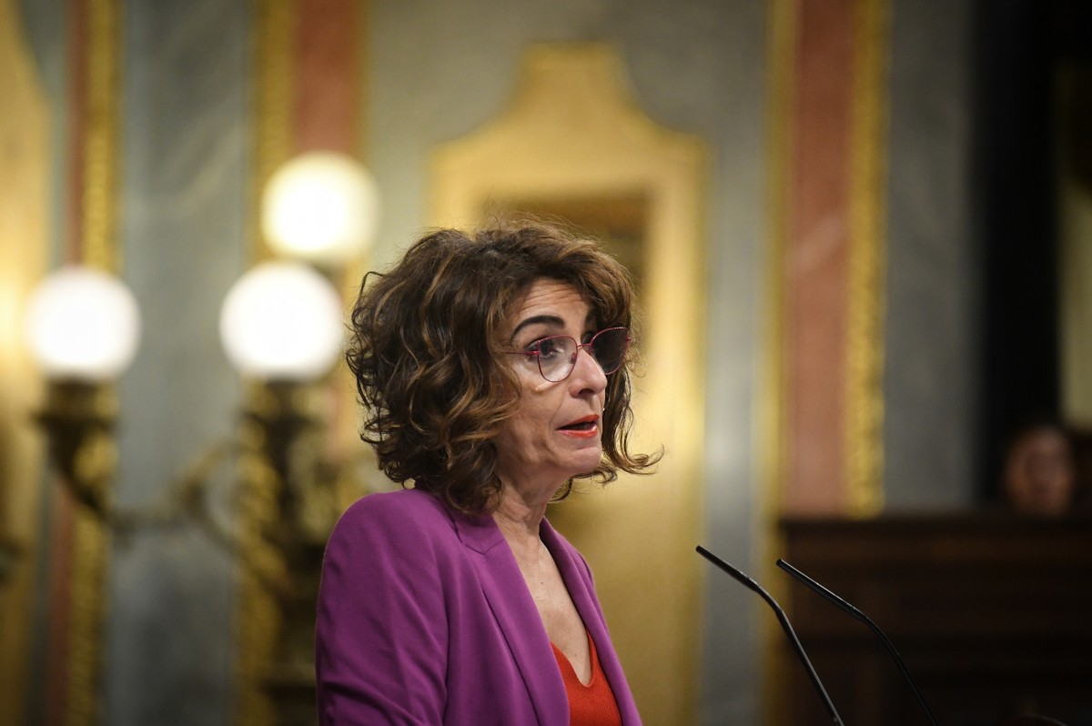 La vicepresidenta primera y ministra de Hacienda, María Jesús Montero, durante una sesión plenaria extraordinaria, en el Congreso de los Diputados, a 23 de julio de 2024, en Madrid (España). El Pleno del Congreso elige hoy, 23 de julio, a los diez nuevos