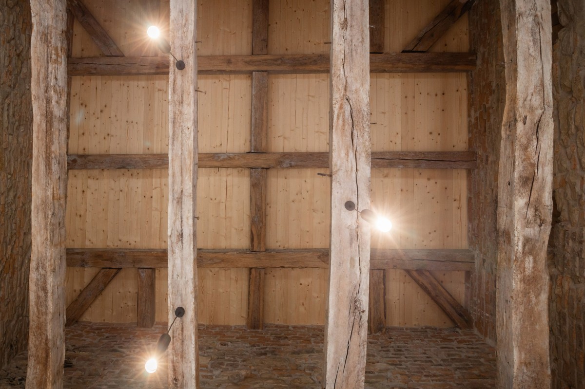 El proyecto ha buscado conseguir un equilibrio entre la conservación y la innovación, manteniendo elementos antiguos con nuevas instalaciones.