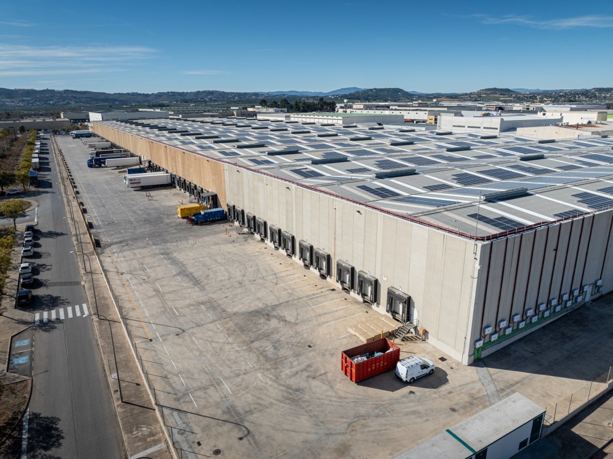 Hines compra a Nuveen una plataforma logística en Valencia