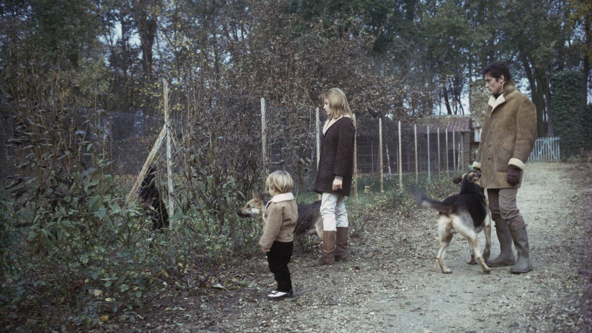 Delon con su familia.