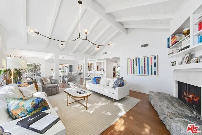 La modelo Miranda Kerr logra vender su casa de Malibú, California