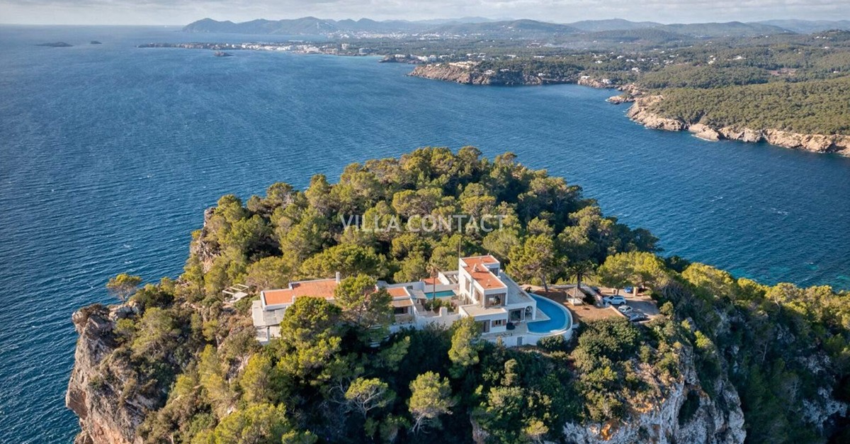 Vila amb llicència turística a Eivissa.