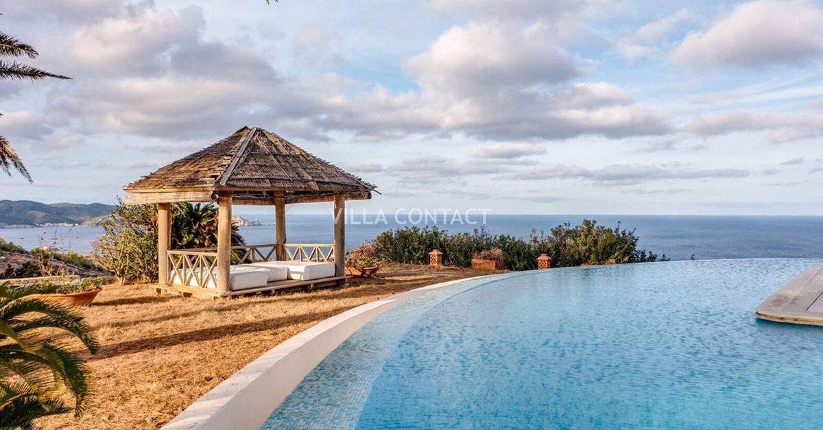 Vila amb llicència turística a Eivissa.