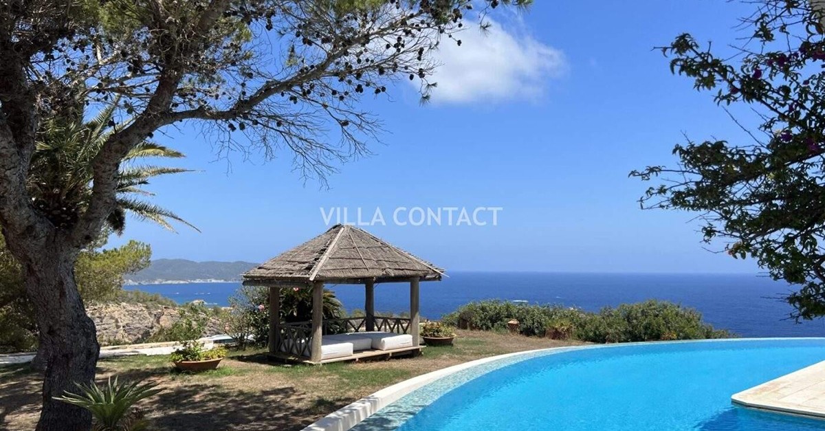 Vila amb llicència turística a Eivissa.