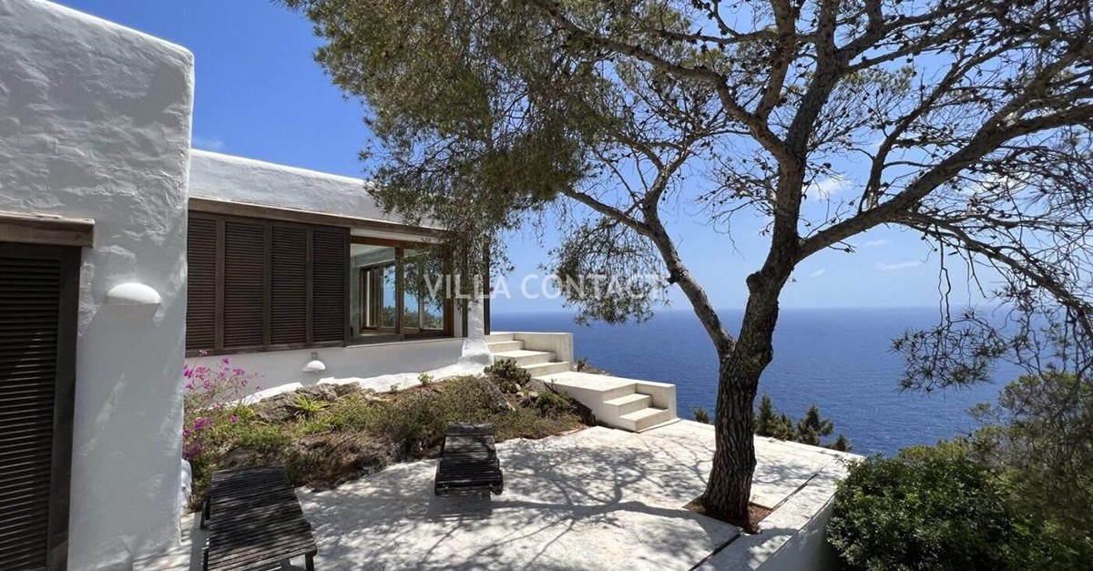 Vila amb llicència turística a Eivissa.