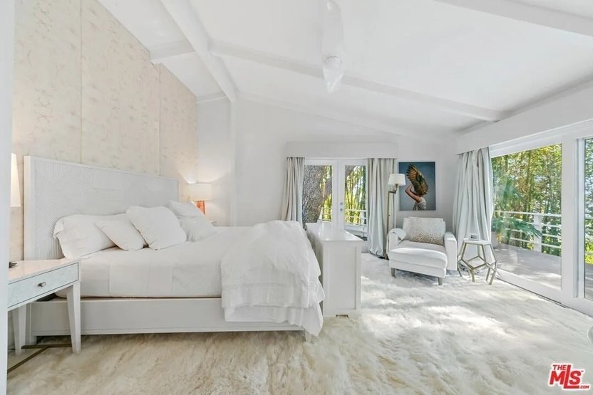 La modelo Miranda Kerr logra vender su casa de Malibú, California