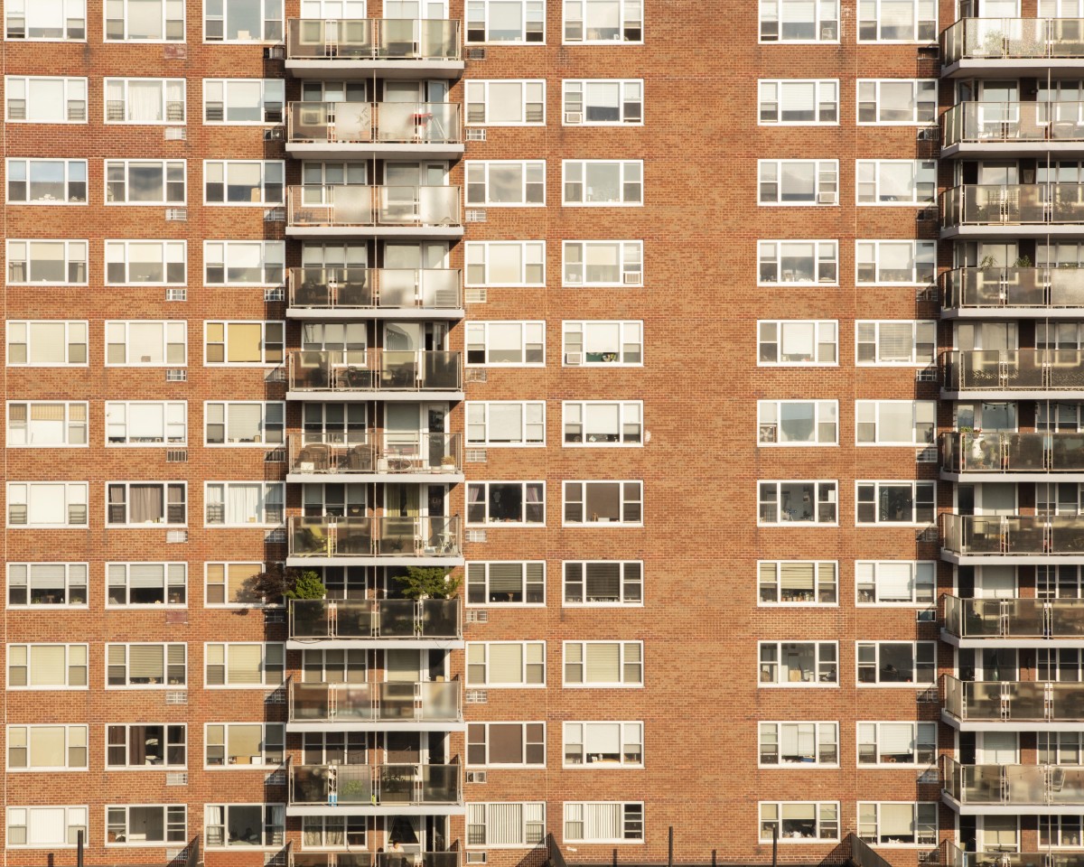¿Se puede prohibir la entrada a personas ajenas al edificio?