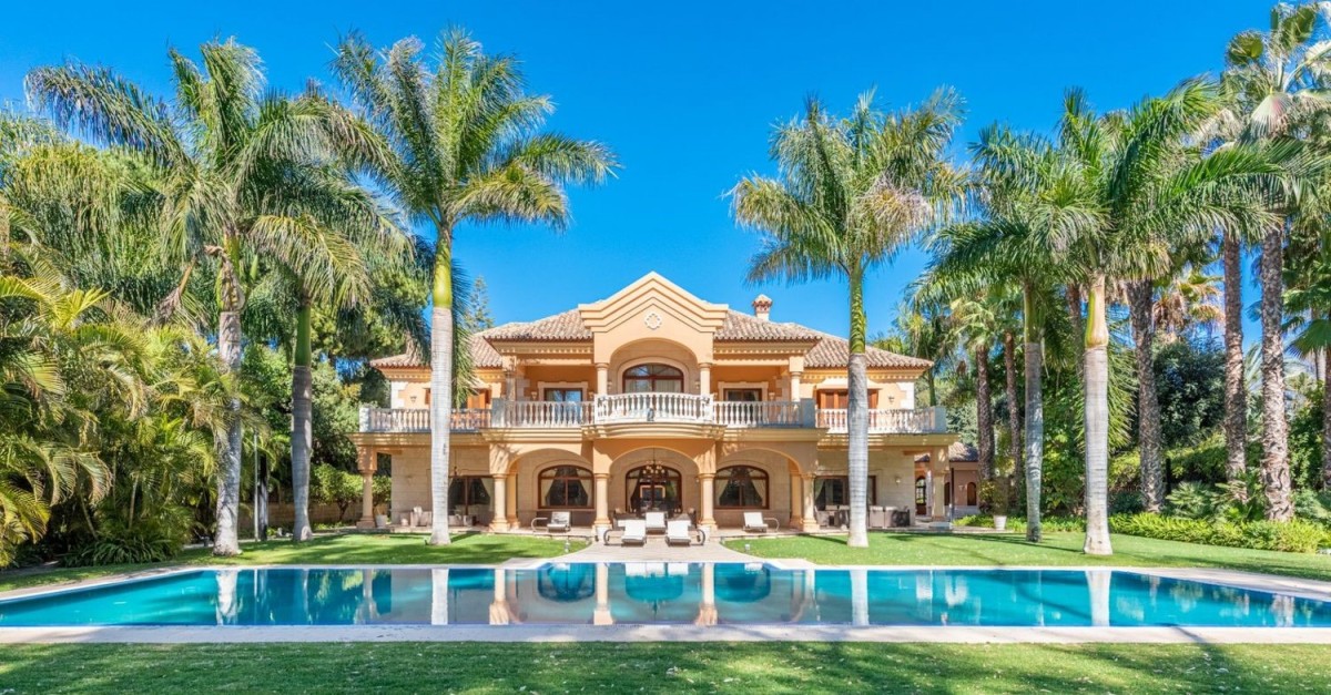 Wie koopt luxe onroerend goed in Spanje?