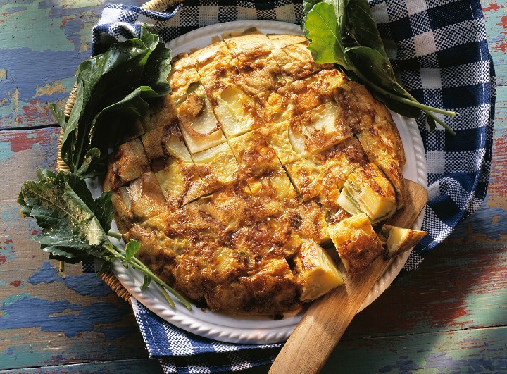 Tortilla de patatas, el plato más representativo de la gastronomía española 