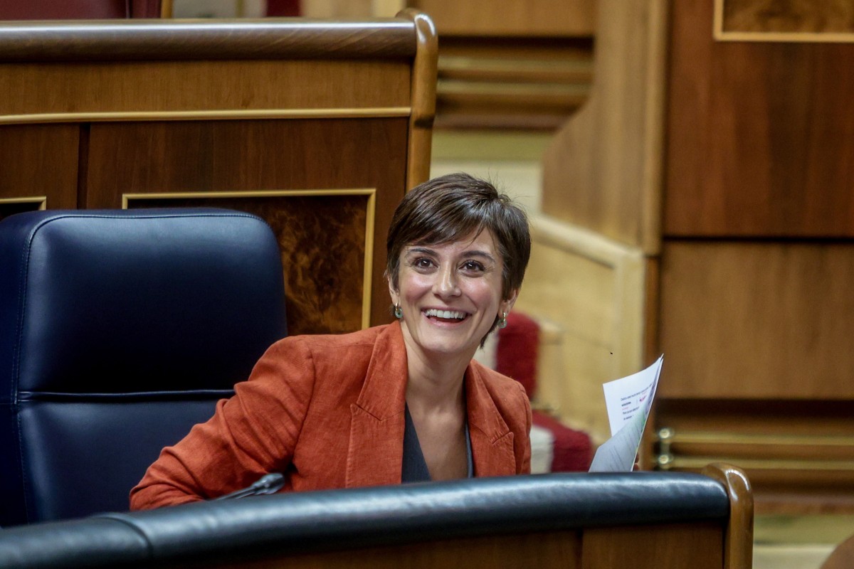 La ministra de Vivienda, Isabel Rodríguez, durante una sesión de control al Gobierno, en el Congreso de los Diputados, a 9 de octubre de 2024, en Madrid (España)
