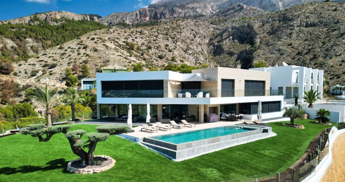 Alicante emerges as a rising star in Spain’s luxury real estate market