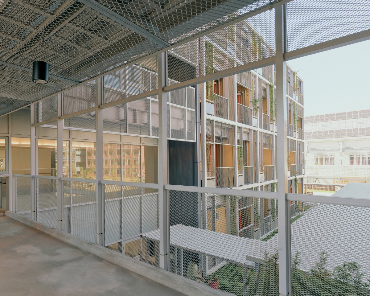 Los módulos prefabricados minimizan los residuos durante la construcción y facilitan el mantenimiento de los edificios, además de su desmontaje y futura reutilización.