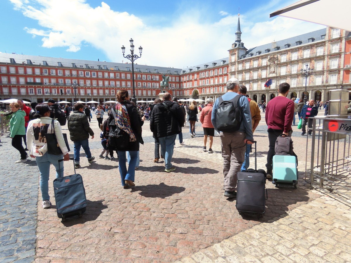Turistas en la Plaza Mayor de Madrid