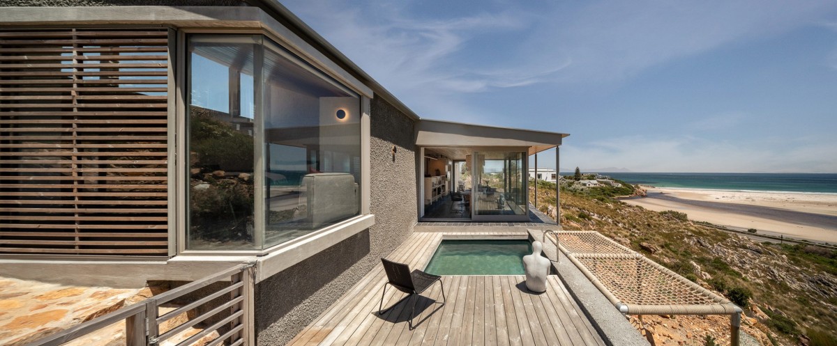 En la fachada norte se ubica una gran cristalera que ocupa su mayor parte, destinado a capturar las vistas del río y la bahía.