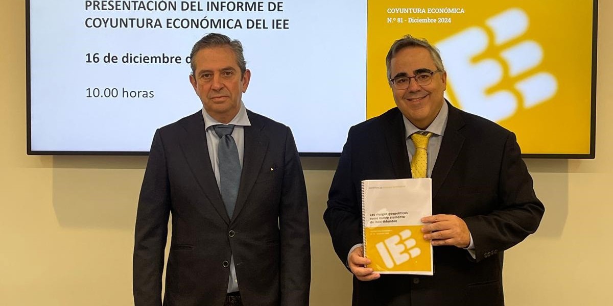 El presidente del Instituto de Estudios Económicos, Íñigo Fernández de Mesa, y su director general, Gregorio Izquierdo, han presentado el informe semestral de Coyuntura Económica del Instituto de Estudios Económicos.