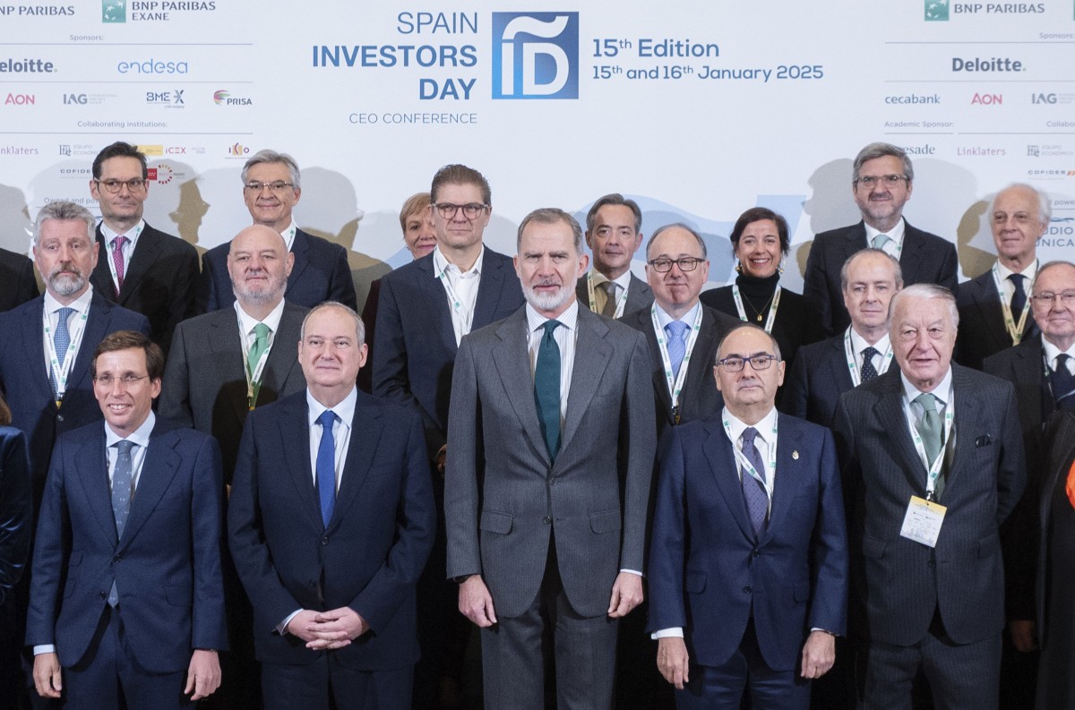 Los grandes inversores confían en el potencial del mercado español pero piden simplificar la regulación El Rey Felipe VI inaugura la XV Edición del Spain Investors Day (SID), en el Hotel Mandarín Oriental Ritz, a 15 de enero de 2025, en Madrid (España).