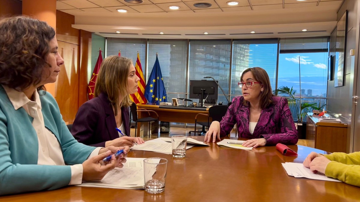Govern i Comuns pacten multes de fins a 900.000 euros per al règim sancionador d'habitatge Govern i Comuns pacten multes de fins a 900.000 euros per al règim sancionador d'habitatge