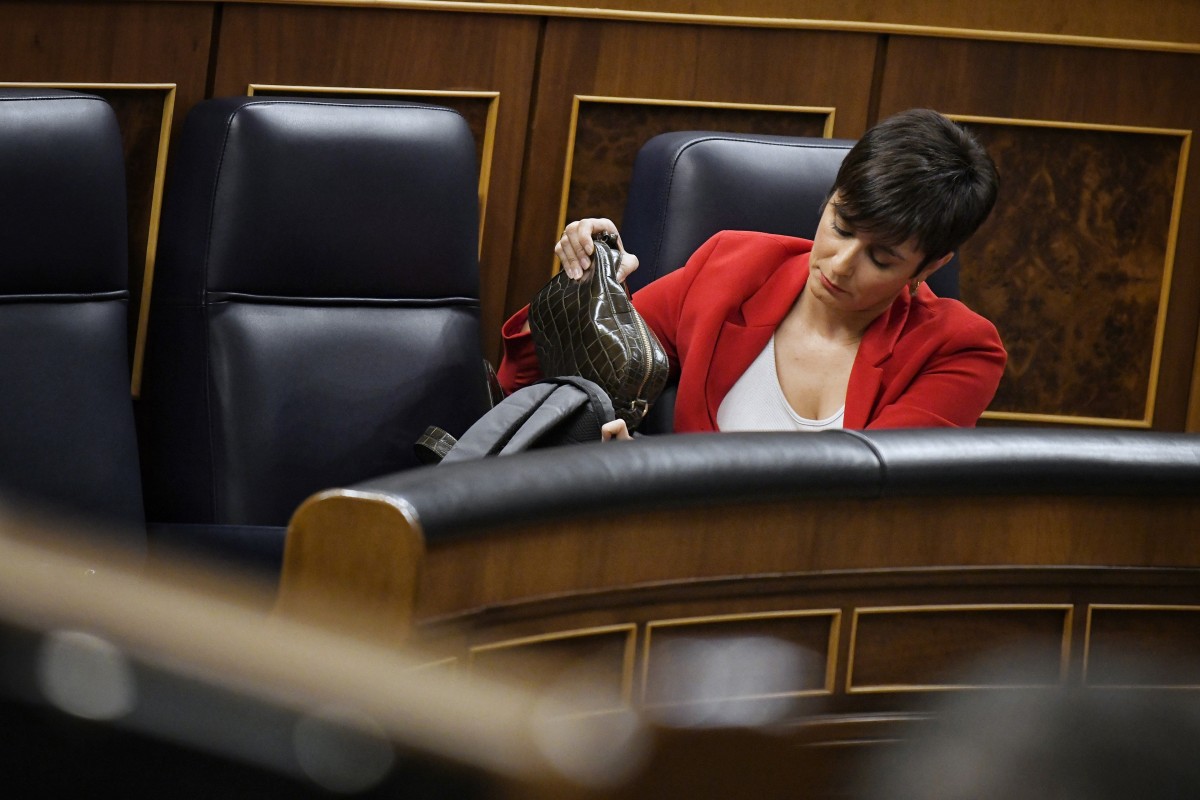 La ministra de Vivienda, Isabel Rodríguez, durante una sesión plenaria en el Congreso de los Diputados