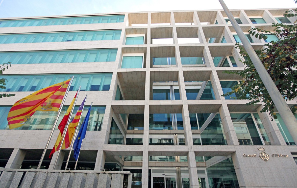 Airbnb agilizará la retirada de anuncios de viviendas de Ibiza que no cumplan las normativas Archivo - Sede del Consell de Ibiza.