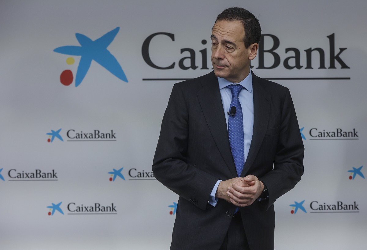 El Gobierno prorroga hasta diciembre de 2027 el plazo para vender su participación en CaixaBank El consejero delegado de CaixaBank, Gonzalo Gortázar, presenta a los medios de comunicación los resultados de la entidad correspondientes al ejercicio 2024, en la sede de Caixabank, a 30 de enero de 2025, en Valencia, Comunidad Valenciana (España).