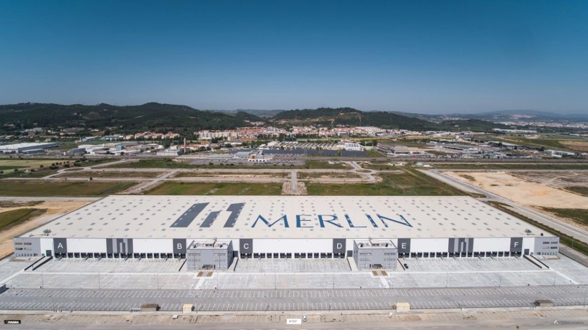 Merlin gana 311 millones en 2024 tras ingresar un 6% más y pone en marcha sus centros de datos Plataforma logística de Merlin