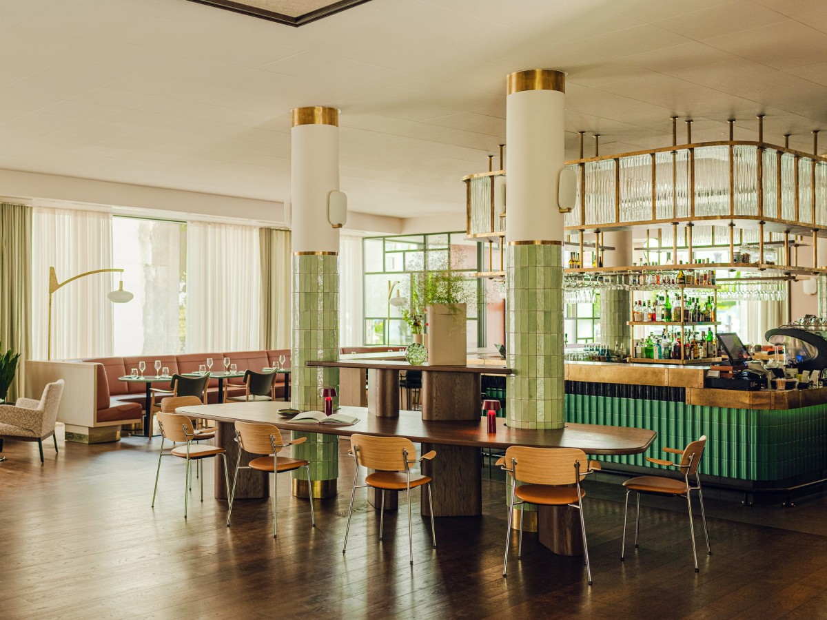 El estudio de diseño Holloway Li ha llevado a cabo una transformación excepcional en el Hotel Puro de Poznań.