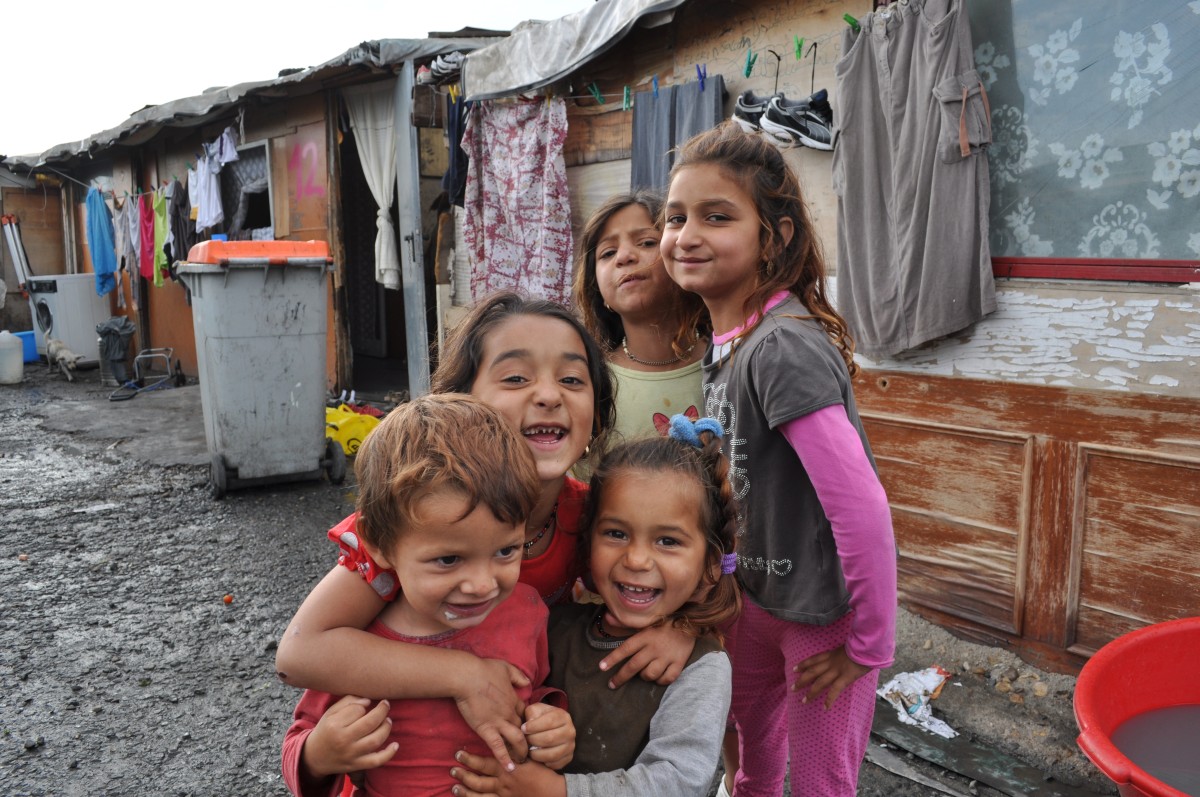Niños en la Cañada Real Galiana en 2011