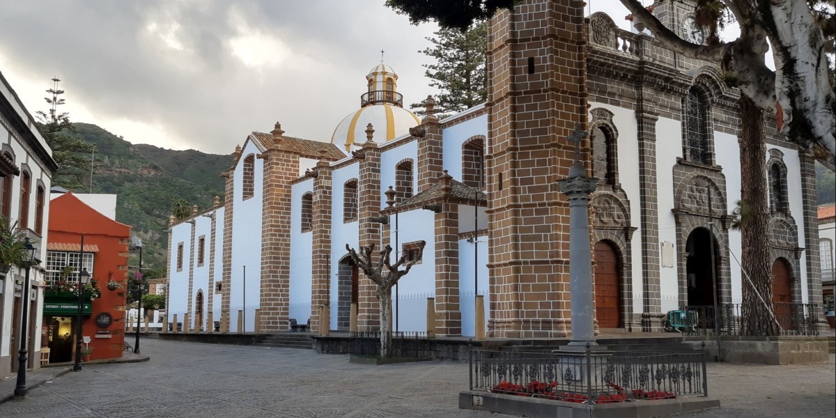 Basílica de Nuestra Señora del Pino