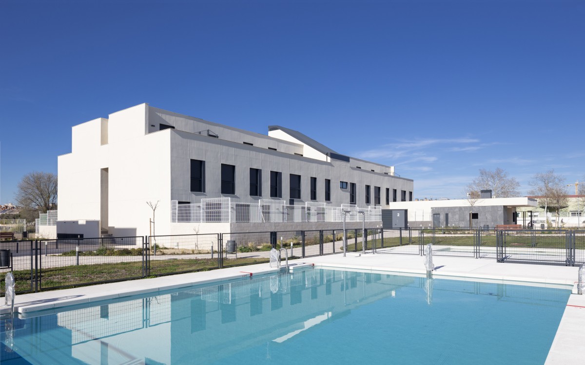 Archivo - Viviendas de Round Hill Capital, en Parla.