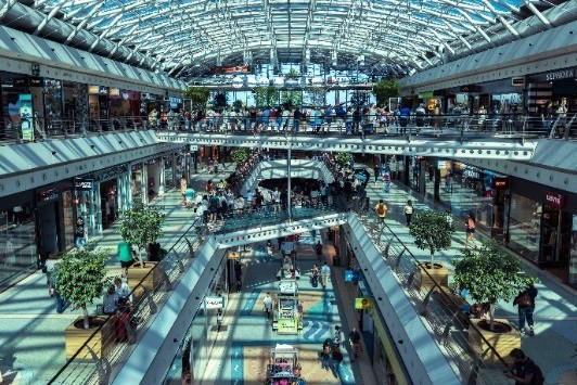 La superficie comercial renovada en centros comerciales se multiplica por ocho tras la pandemia, según Savills Centro comercial.