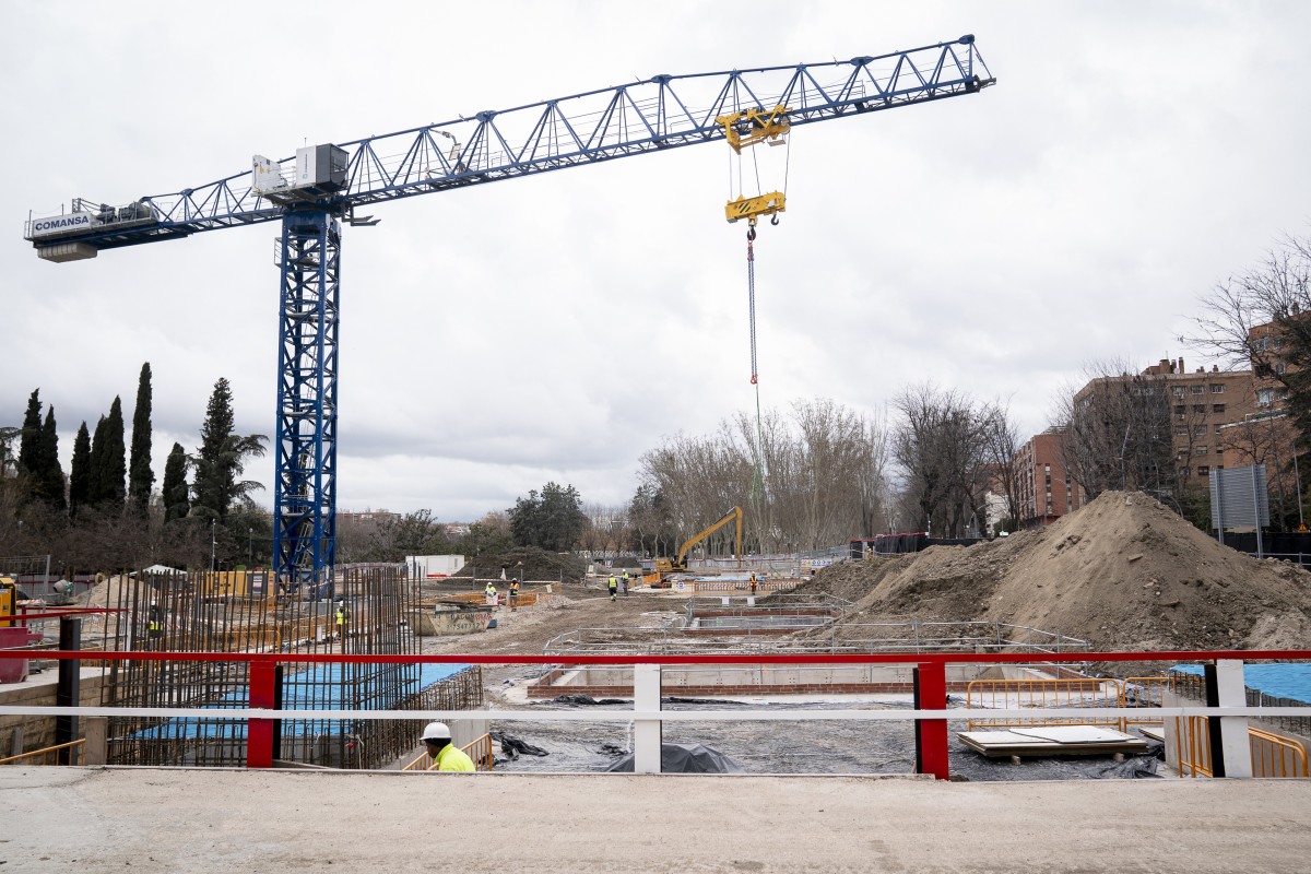 AEW (Natixis) vaticina que en Madrid las inversiones inmobiliarias rentarán un 8% Obras de la nueva estación de metro de Madrid Río, a 13 de marzo de 2025, en Madrid (España).