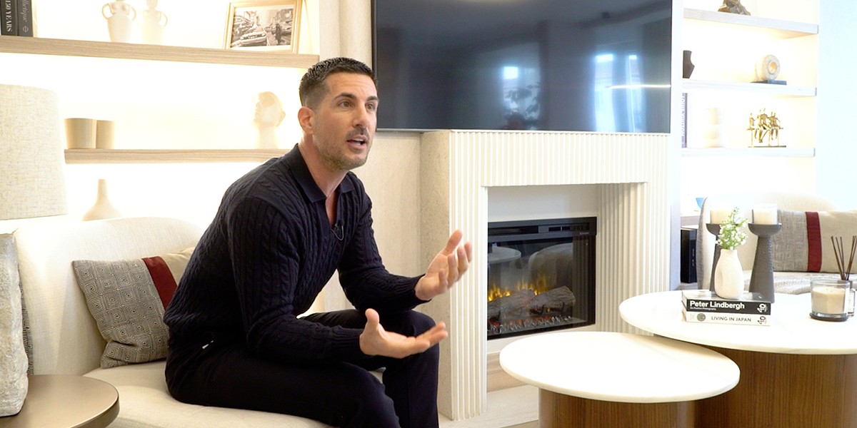 Alejandro Guzmán, fundador de Altelier Studio y exalumno de la Escuela Madrileña de Decoración