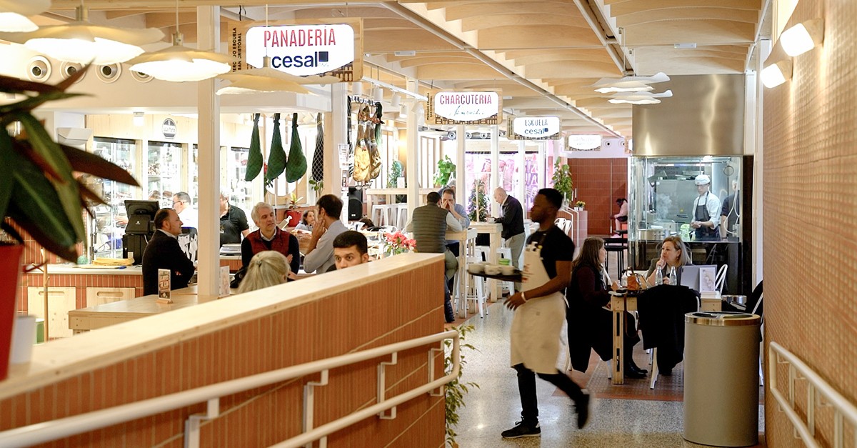 Un mercado gastronómico y un espacio formativo Interior del Mercado San Cristóbal