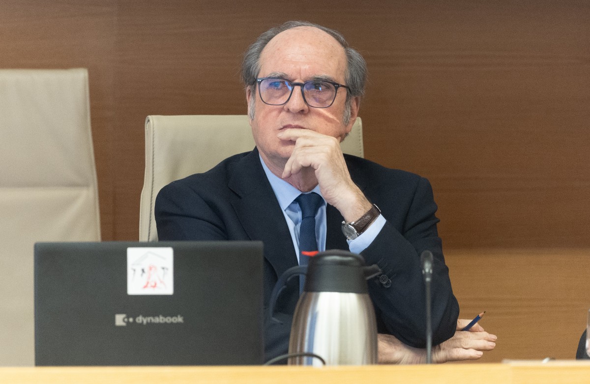El Defensor del Pueblo, Ángel Gabilondo, comparece ante la Comisión Mixta de Relaciones con el Defensor del Pueblo, en el Congreso de los Diputados, a 8 de abril de 2025, en Madrid (España). 