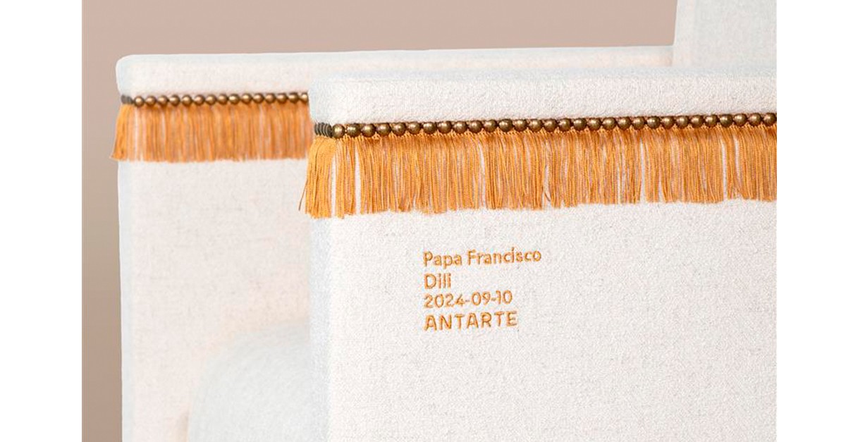 Detalles del sillón utilizado por el Papa durante su visita a Timor Oriental