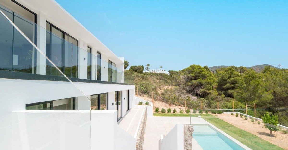 Modern villa for sale in Cala Tarida