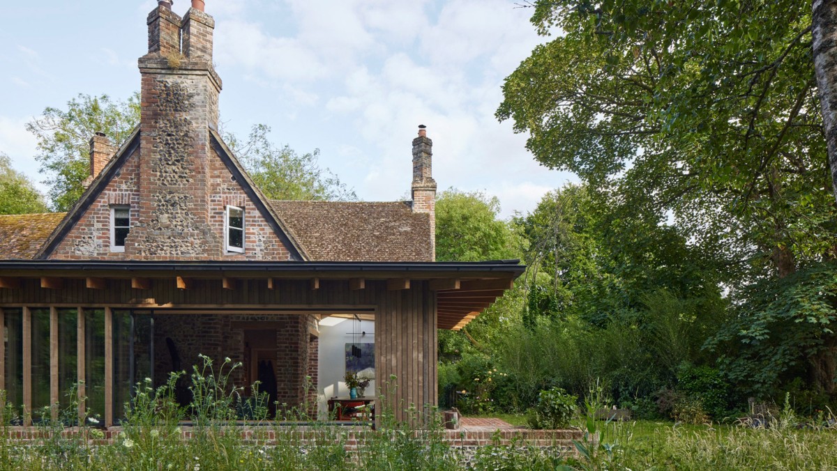 El conjunto molinero del siglo XVII se ubica en el condado de Hampshire y ha sido rehabilitado por el estudio Cooke Fawcett.