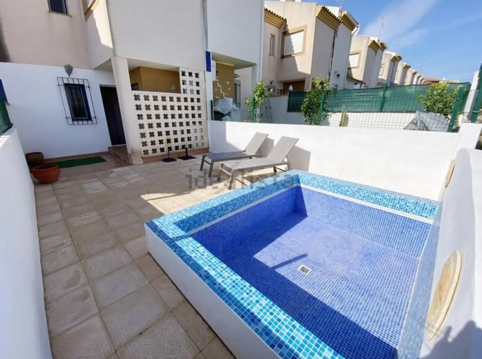 Chalet pareado en venta en Zurgena por 95.000 euros
