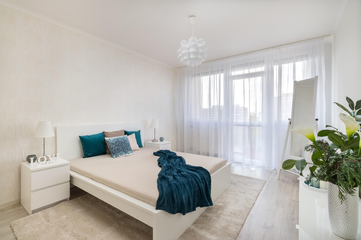 El IVA será obligatorio en los alquileres turísticos desde 2028 Apartamento turístico moderno con terraza, ideal para estancias de corta duración en España