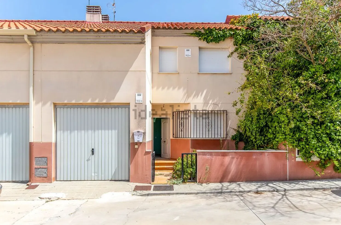 Pareado en venta en Dosbarrios por 79.000 euros